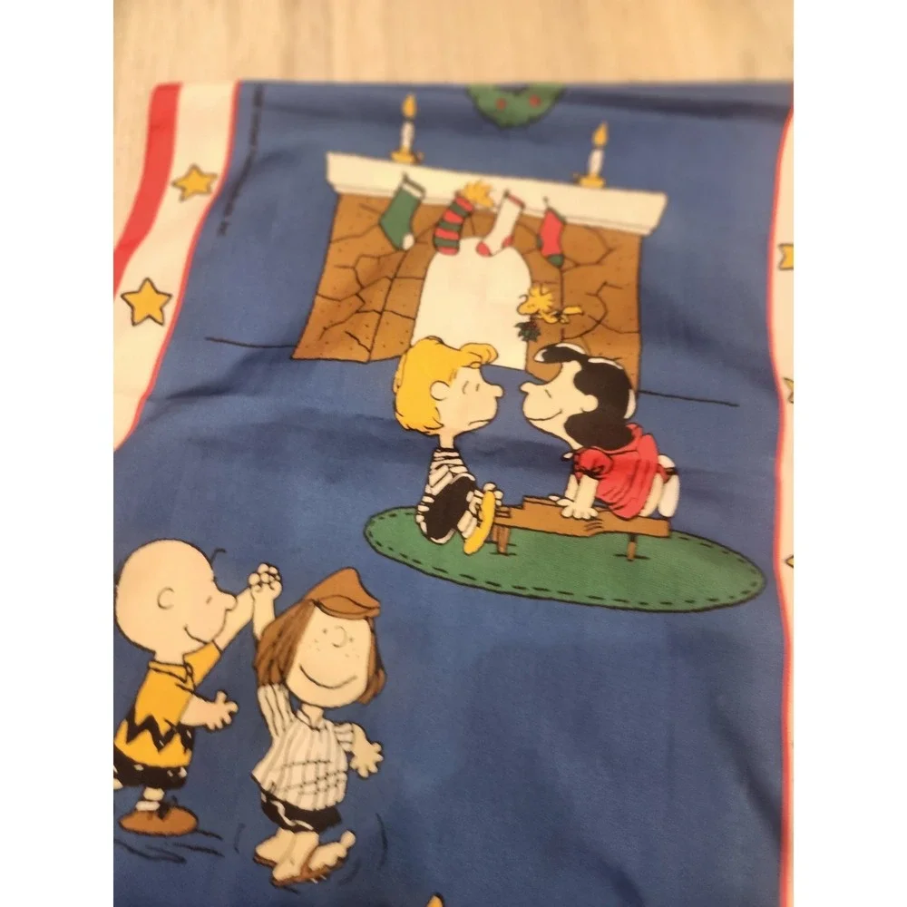 Vtg. Peanuts Snoopy Christmas Oblong Scarf Made In Italy 100% Polyester 53